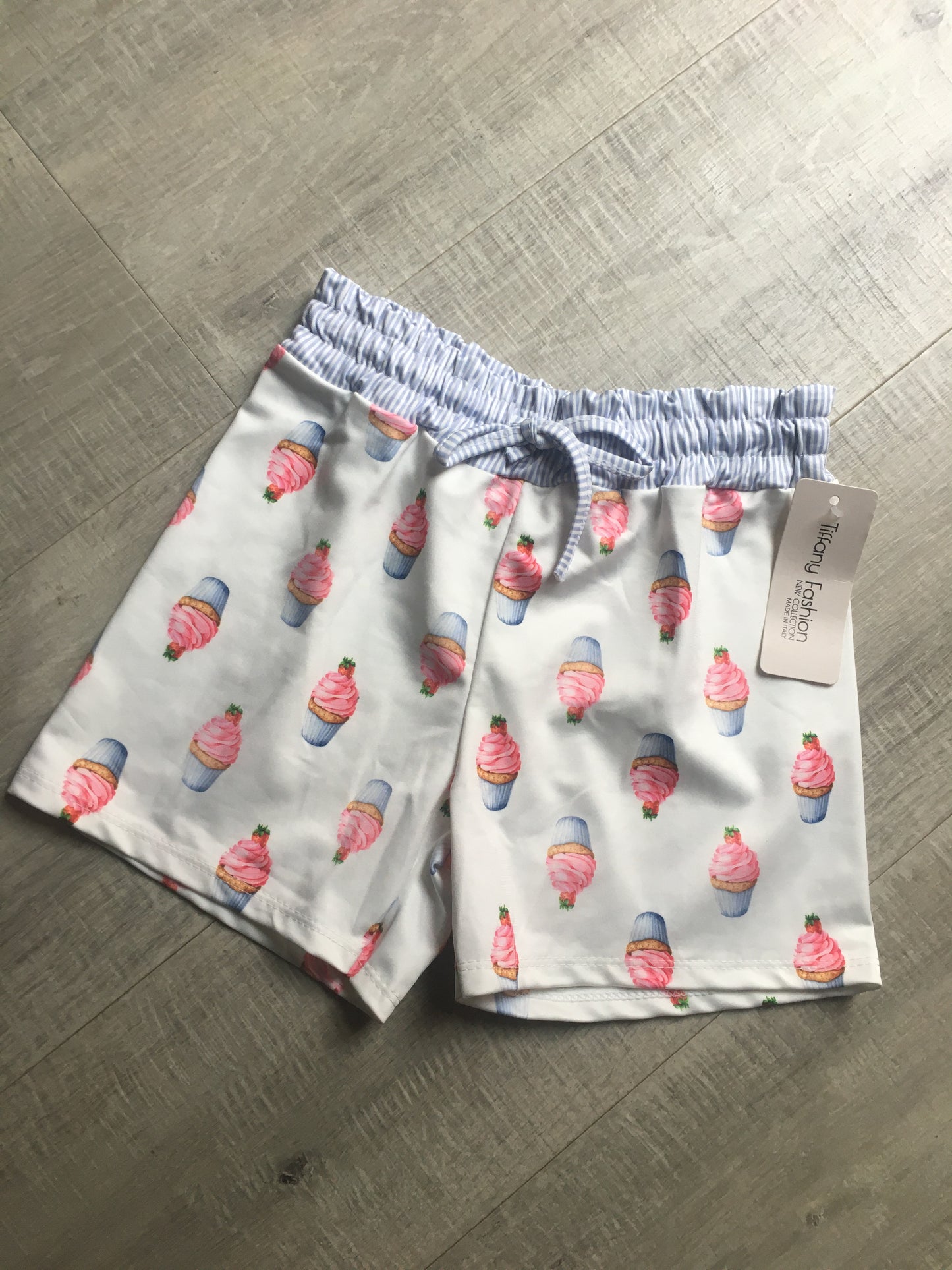 Cupcake swimming shorts