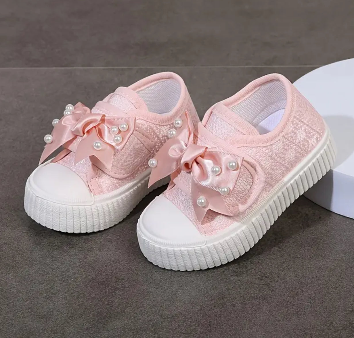 Pearl laced trainer
