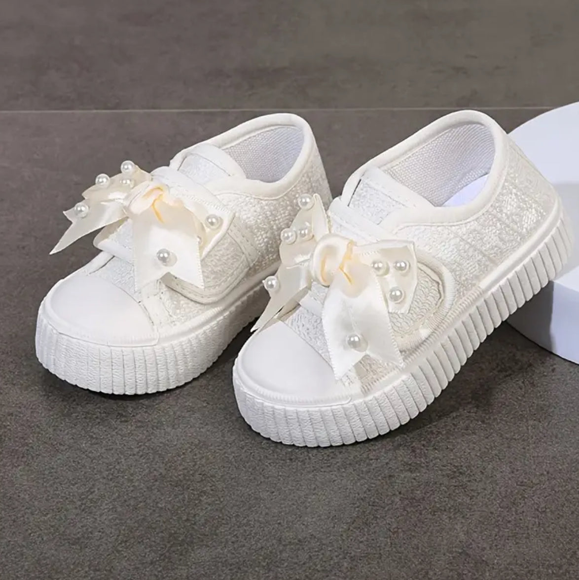 Pearl laced trainer