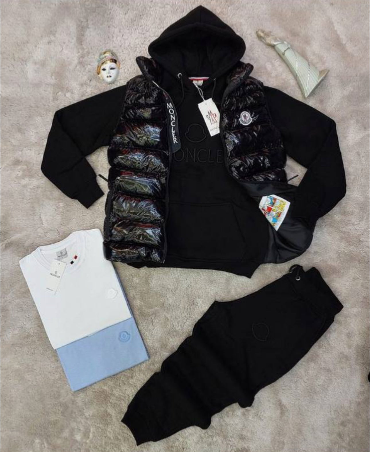 Men’s body warmer, tracksuit & T shirt bundle.
