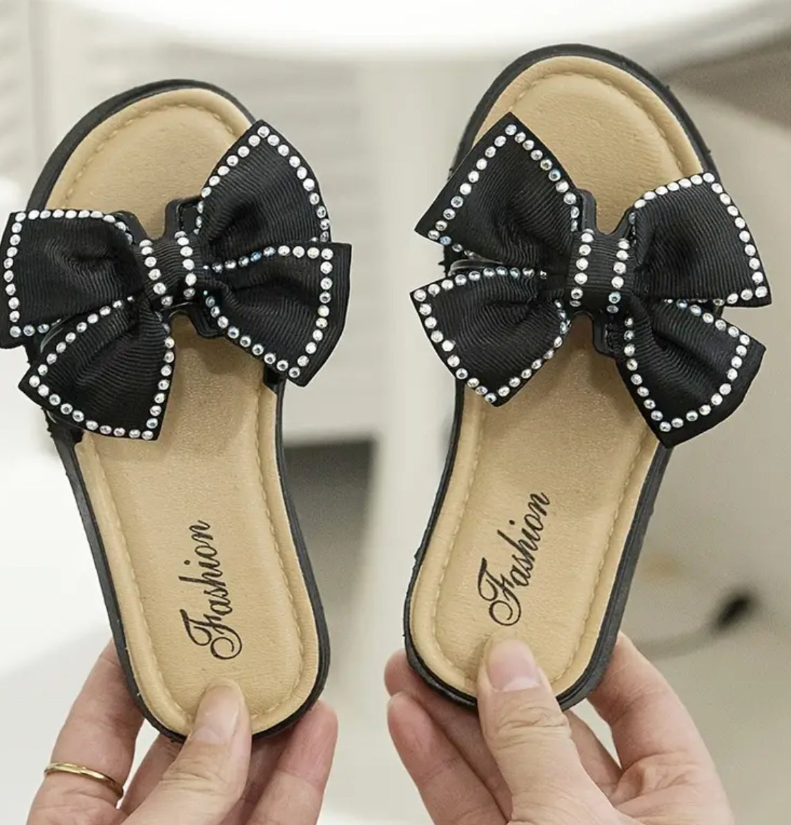 Sparkle bow sandals