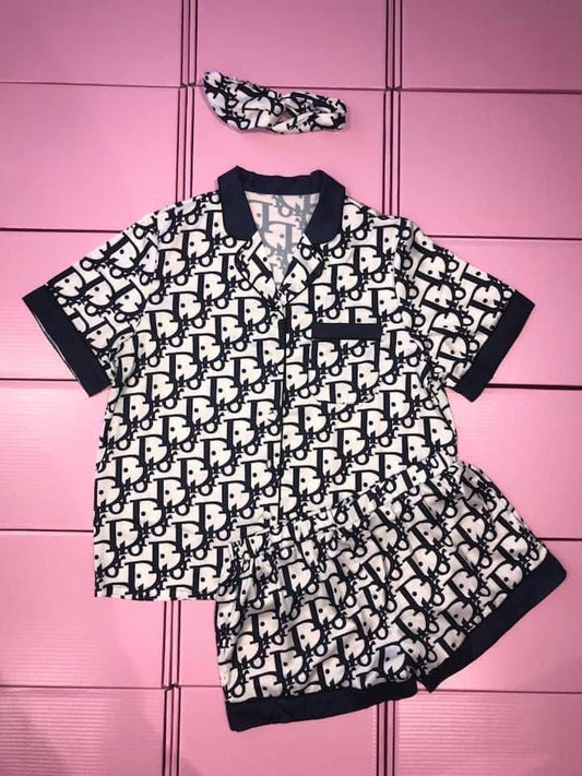 Black & white inspired pyjamas