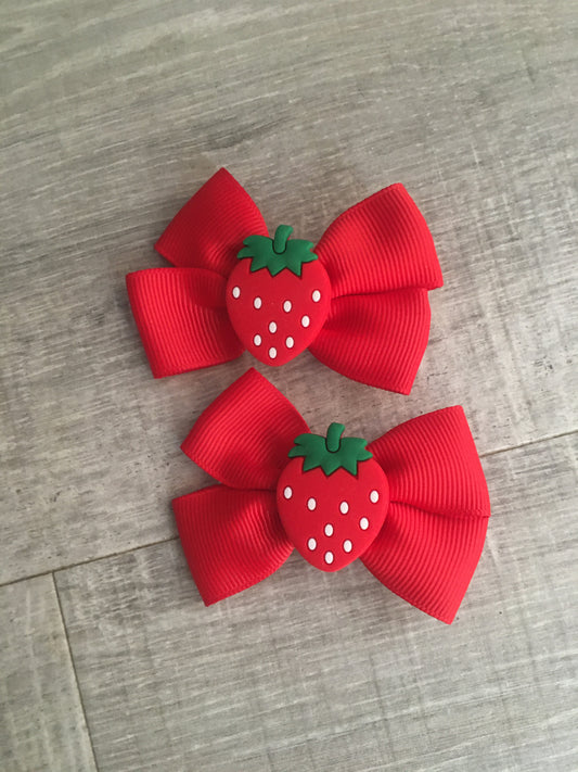 2 x strawberry bows