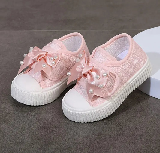 Pearl laced trainer